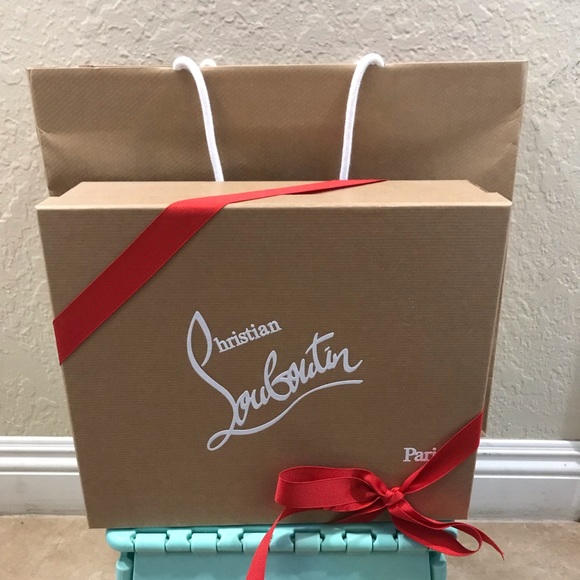 Christian Louboutin Leather Pump - Picture 1 of 8